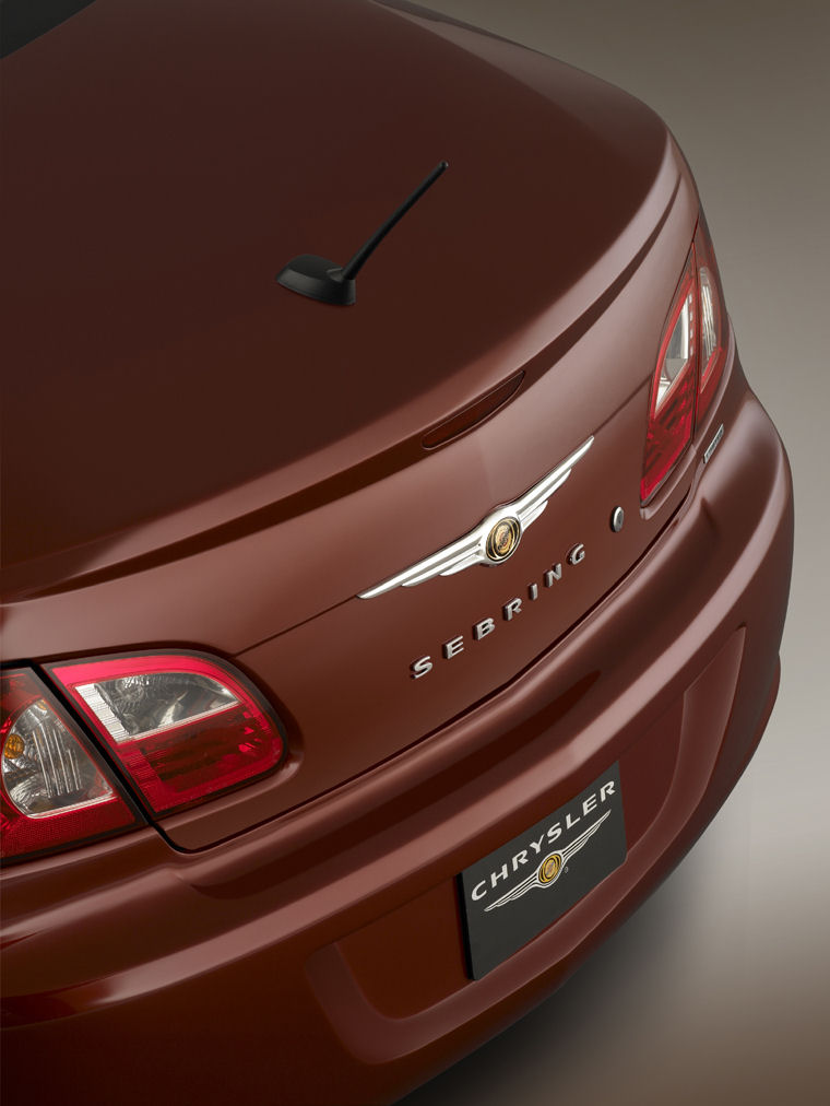 2008 Chrysler Sebring Limited Convertible Tail Light Picture