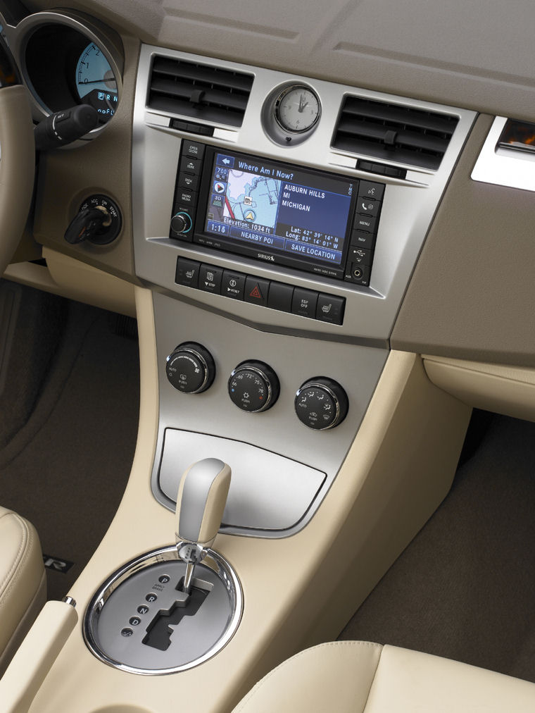 2008 Chrysler Sebring Limited Convertible Center Stack Picture