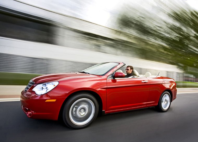 2010 Chrysler Sebring Limited Convertible Picture
