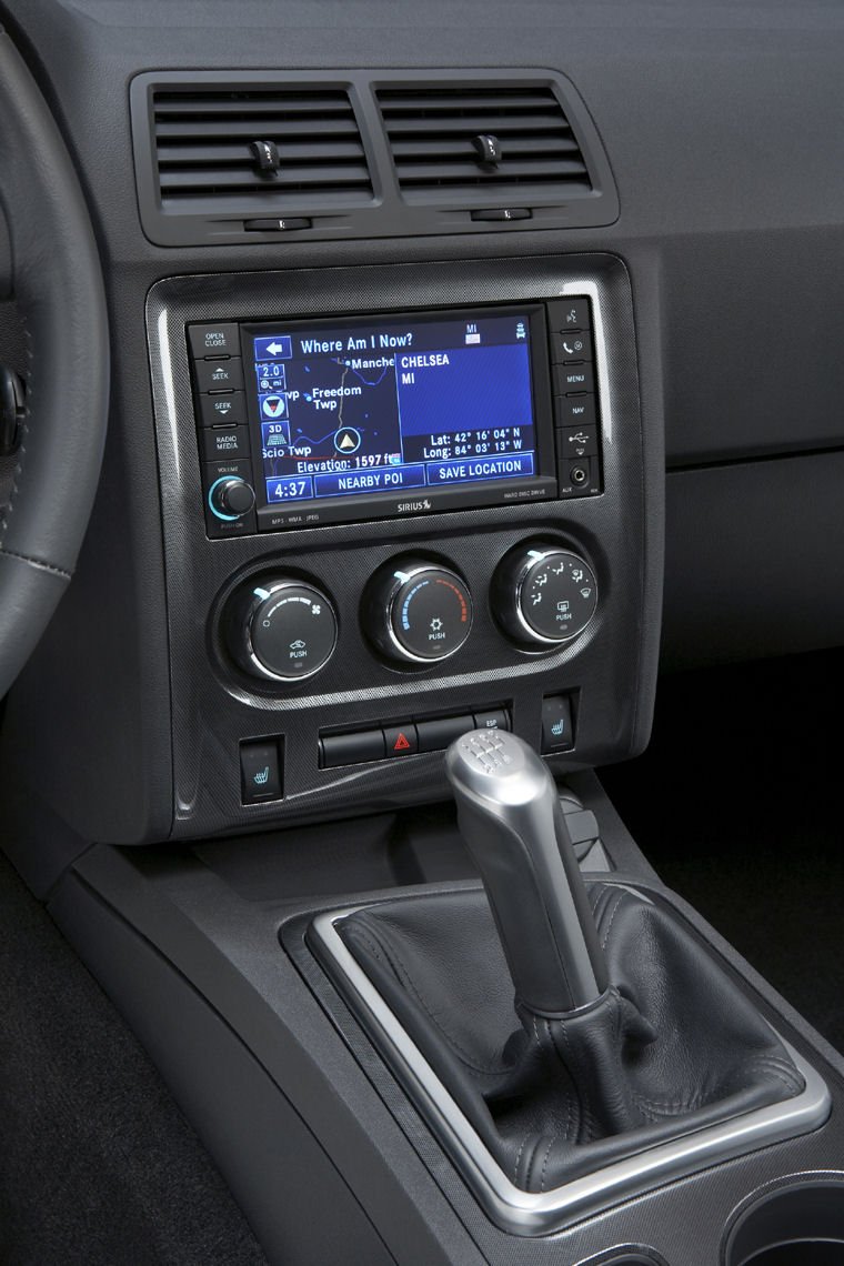 2010 Dodge Challenger R/T Center Console Picture