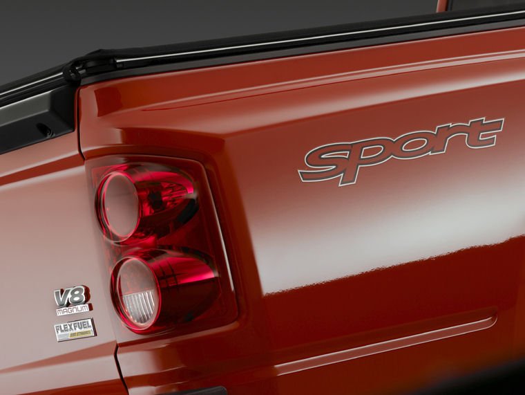 2008 Dodge Dakota Extended Cab SLT Tail Light Picture