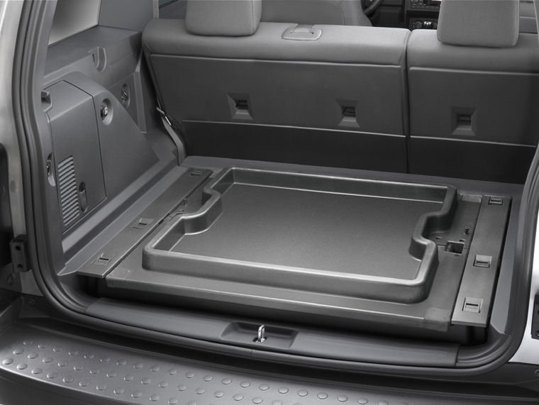 2008 Dodge Nitro SLT Trunk Picture
