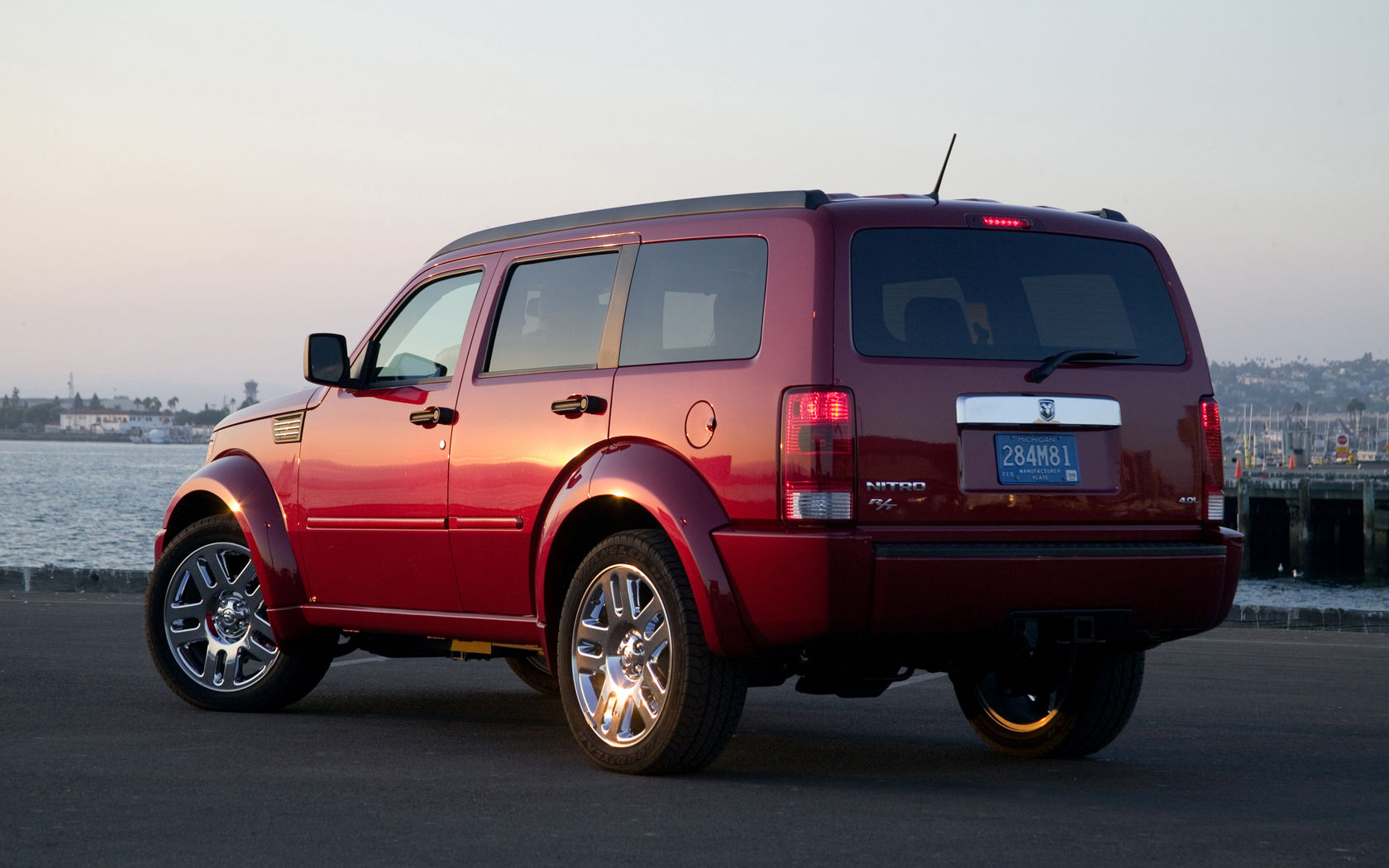 Dodge Nitro Desktop Wallpaper