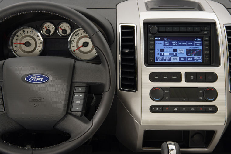 2008 Ford Edge Center Dash Picture
