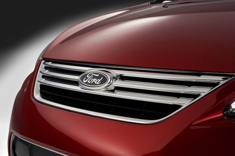 2011 Ford Fiesta Sedan Grille Picture