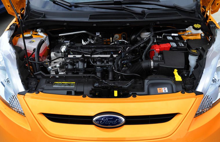 2011 Ford Fiesta Hatchback 1.6L 4-cylinder Engine Picture