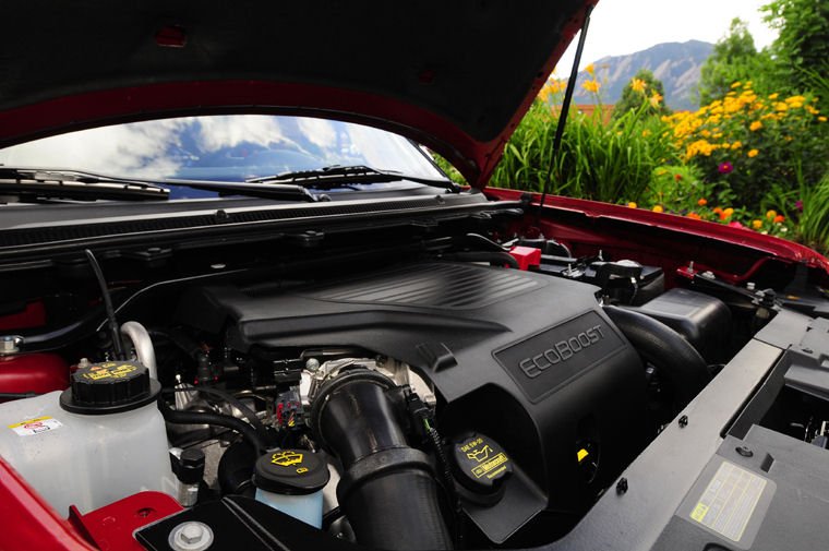 2010 Ford Flex EcoBoost 3.5L V6 Twin-Turbo Engine Picture