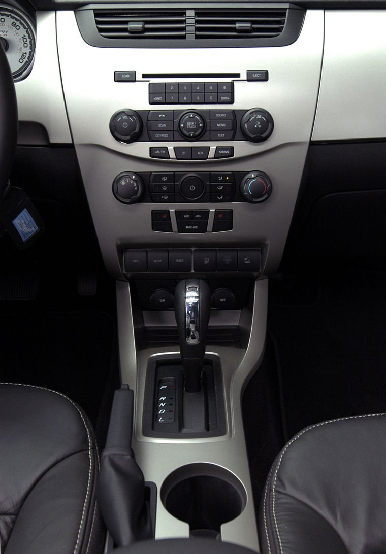 2008 Ford Focus Coupe Center Stack Picture