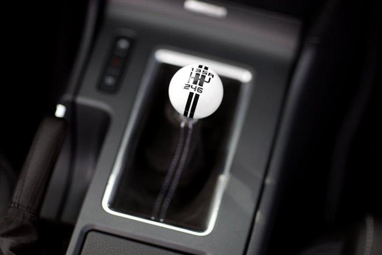2010 Ford Mustang GT500 Gear Lever Picture