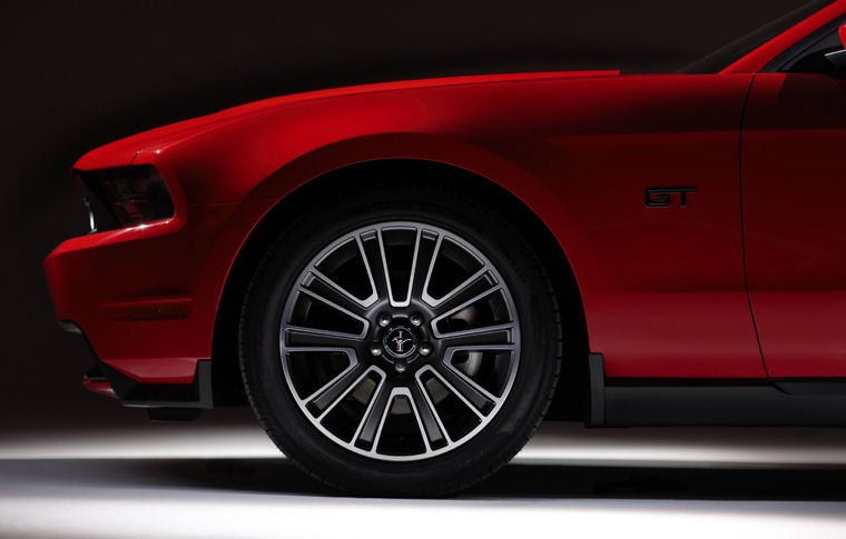 2010 Ford Mustang GT Rim Picture