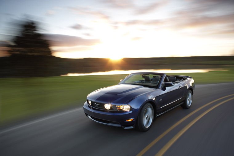 2010 Ford Mustang GT Convertible Picture