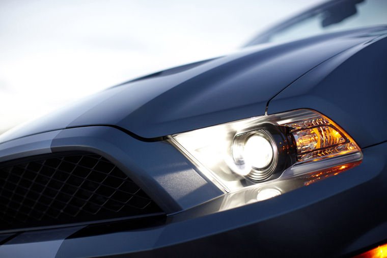 2010 Ford Mustang GT500 Convertible Headlight Picture