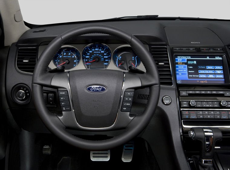 2010 Ford Taurus SHO Steering-Wheel Picture