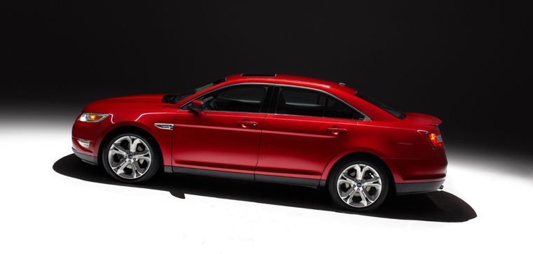 2010 Ford Taurus SHO Picture