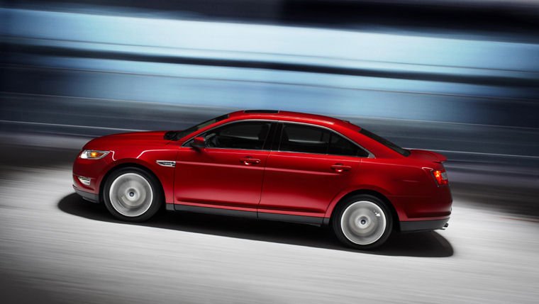 2010 Ford Taurus SHO Picture