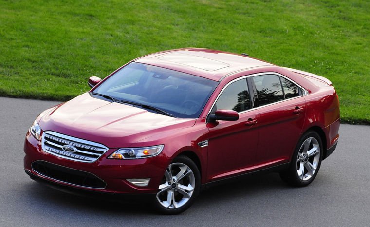 2010 Ford Taurus SHO Picture