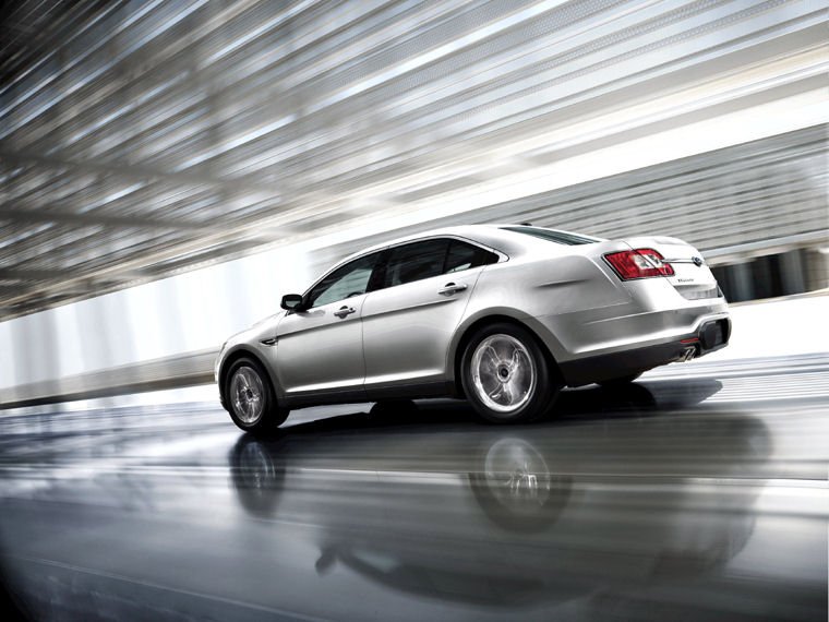 2010 Ford Taurus Limited Picture