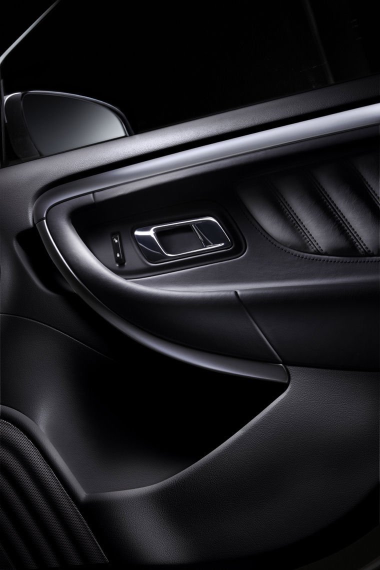 2010 Ford Taurus Door Panel Picture
