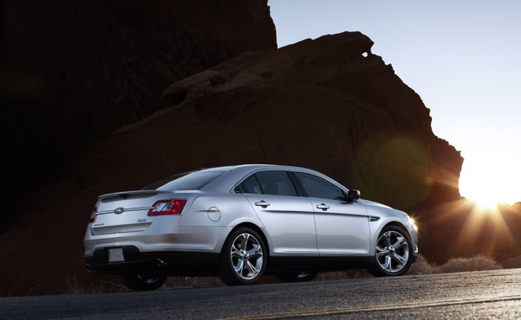 2011 Ford Taurus SHO Picture