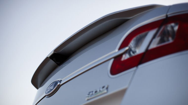2011 Ford Taurus SHO Tail Light Picture