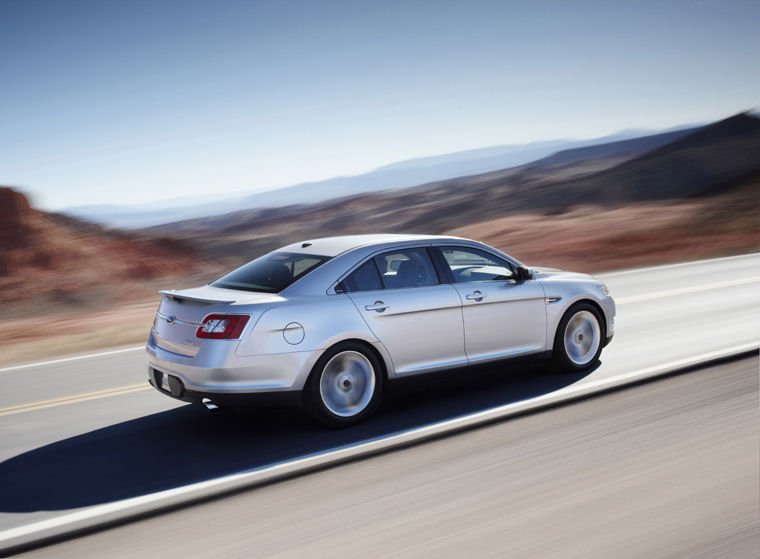 2011 Ford Taurus SHO Picture