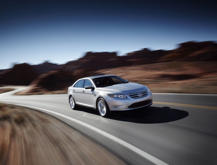 2011 Ford Taurus SHO Picture