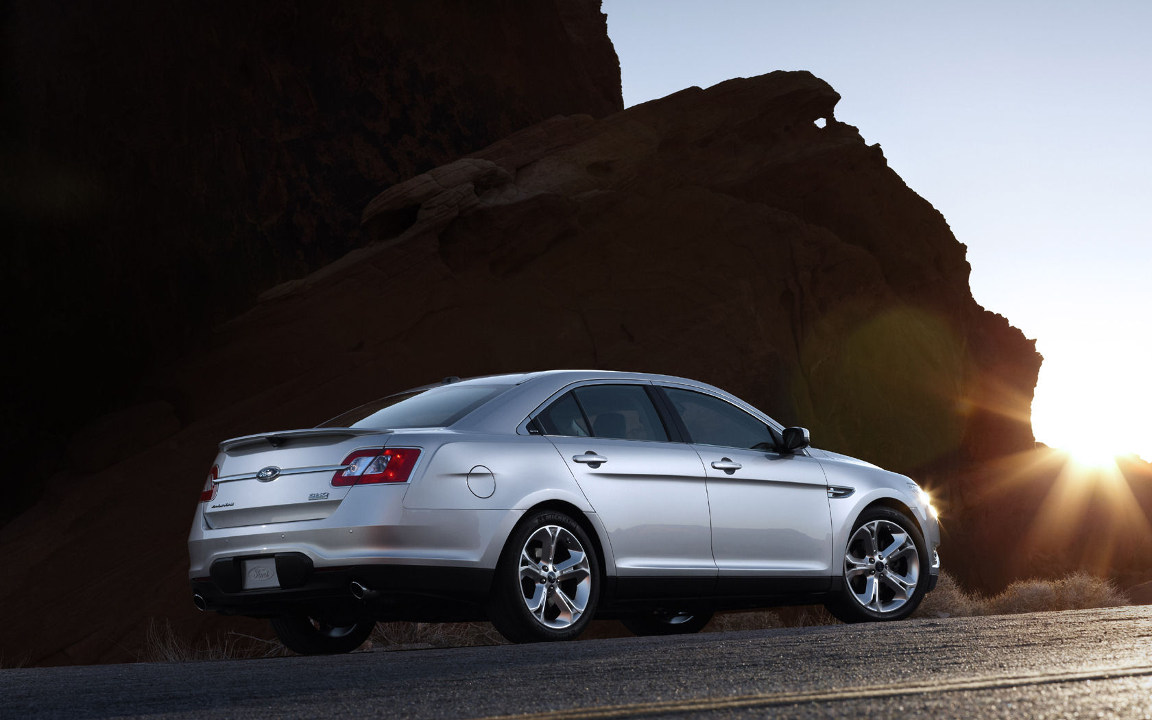 Ford Taurus Desktop Wallpaper