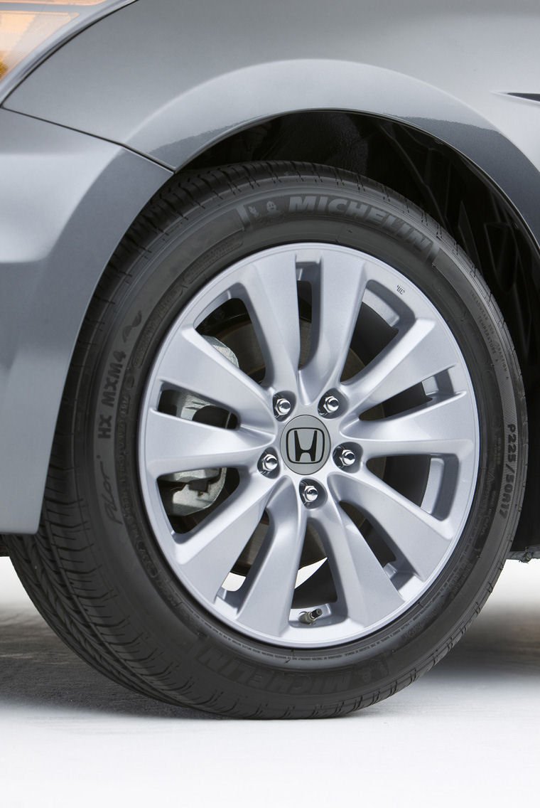 2011 Honda Accord Sedan EX-L V6 Rim Picture