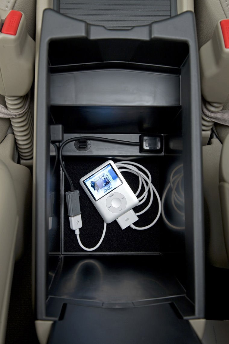 2009 Honda Civic Hybrid Center Console Picture