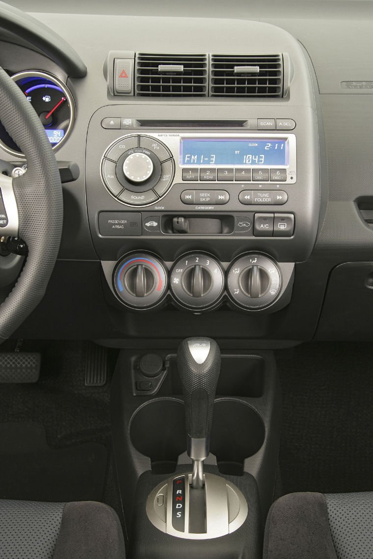 2007 Honda Fit Sport Center Stack Picture