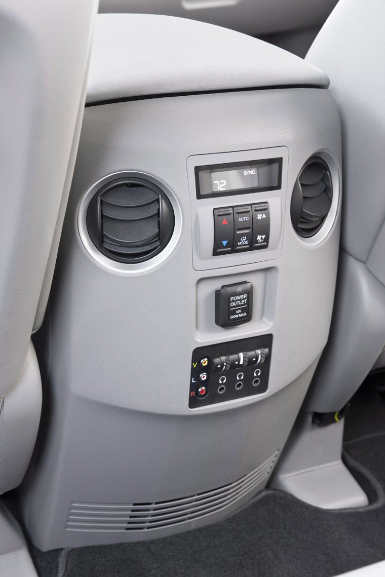 2011 Honda Pilot Center Console Picture