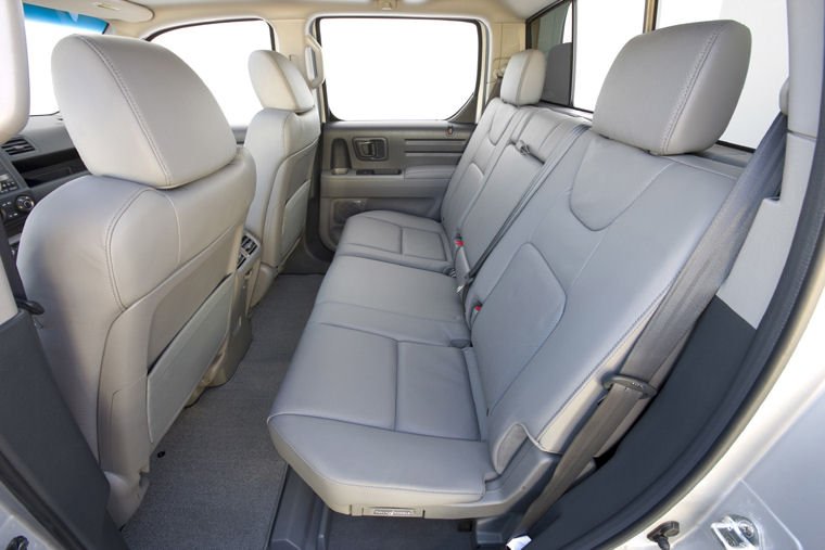 2010 Honda Ridgeline RTL Rear Seats Picture