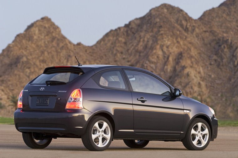 2009 Hyundai Accent Hatchback Picture