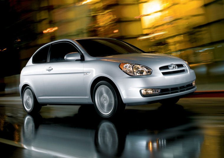 2010 Hyundai Accent Hatchback Picture