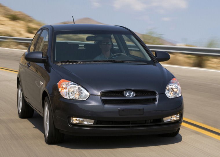 2010 Hyundai Accent Hatchback Picture