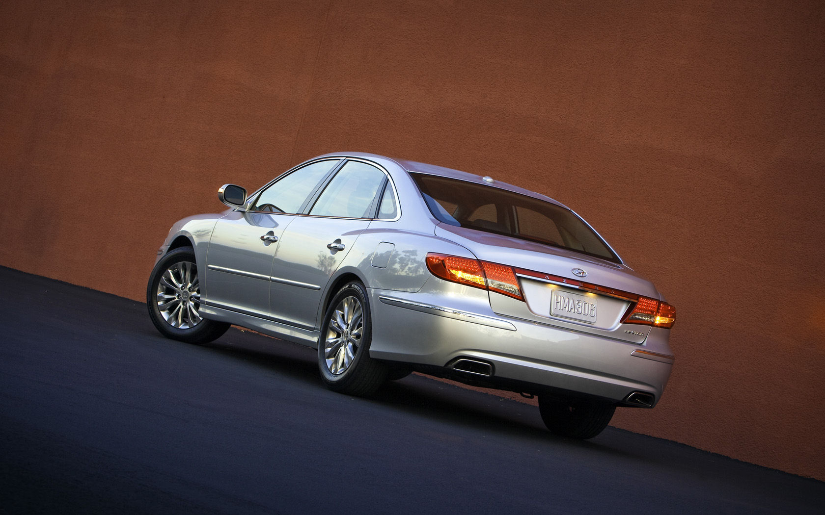 Hyundai Azera Desktop Wallpaper
