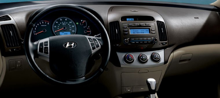 2009 Hyundai Elantra Center Stack Picture