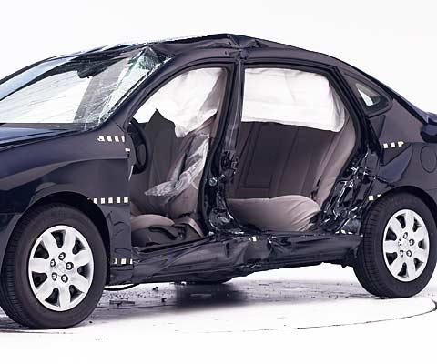 2009 Hyundai Elantra IIHS Side Impact Crash Test Picture 2009 Hyundai Elantra IIHS Side Impact Crash Test Picture