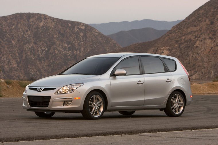 2010 Hyundai Elantra Touring Picture