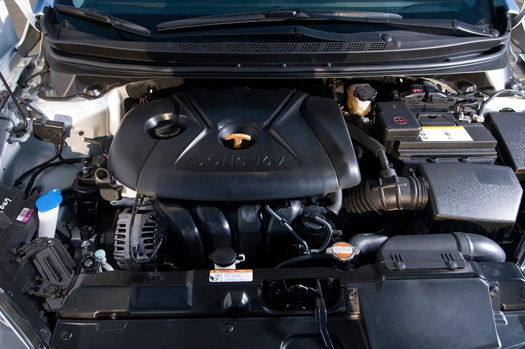 2011 Hyundai Elantra 1.8L 4-cylinder Engine Picture