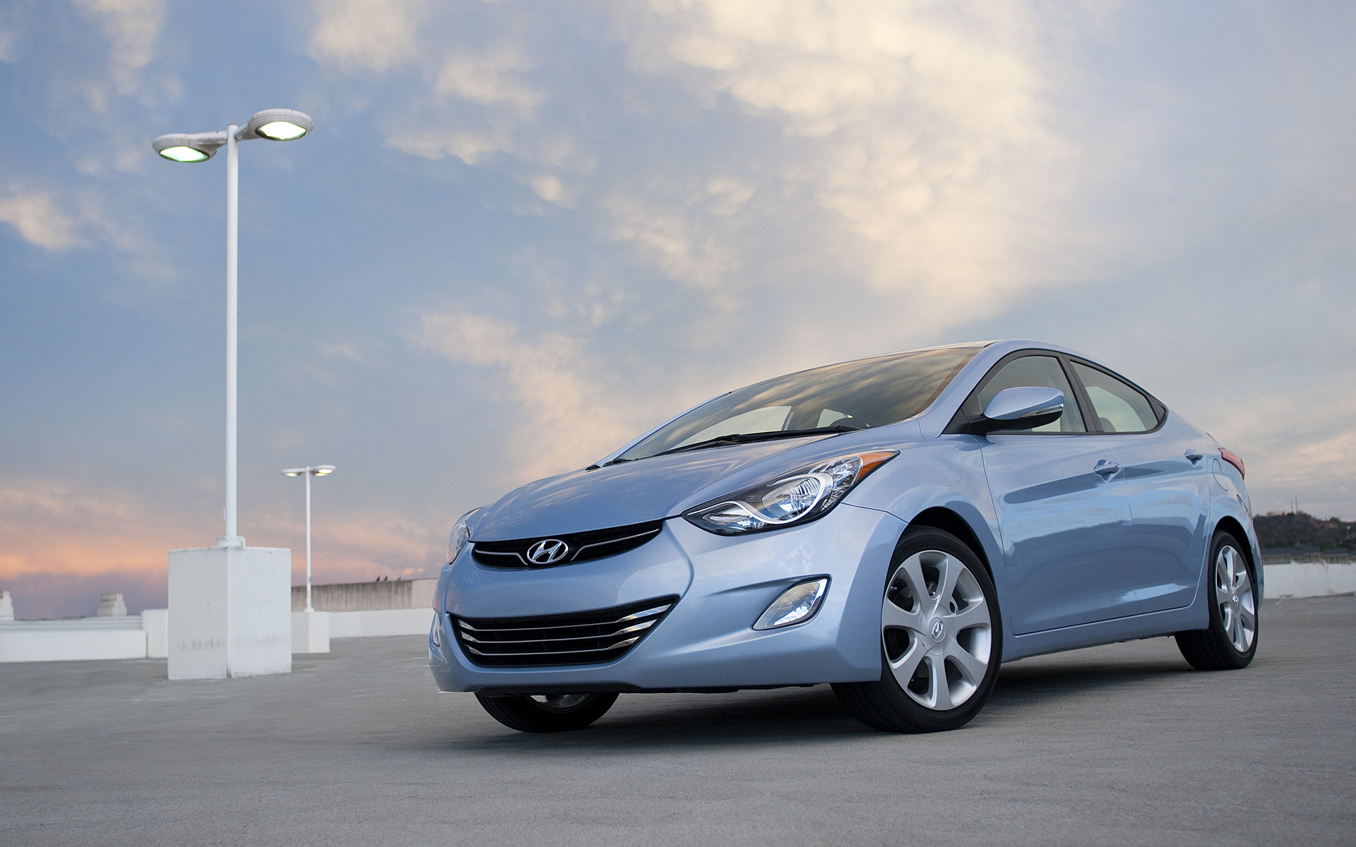 Hyundai Elantra Desktop Wallpaper