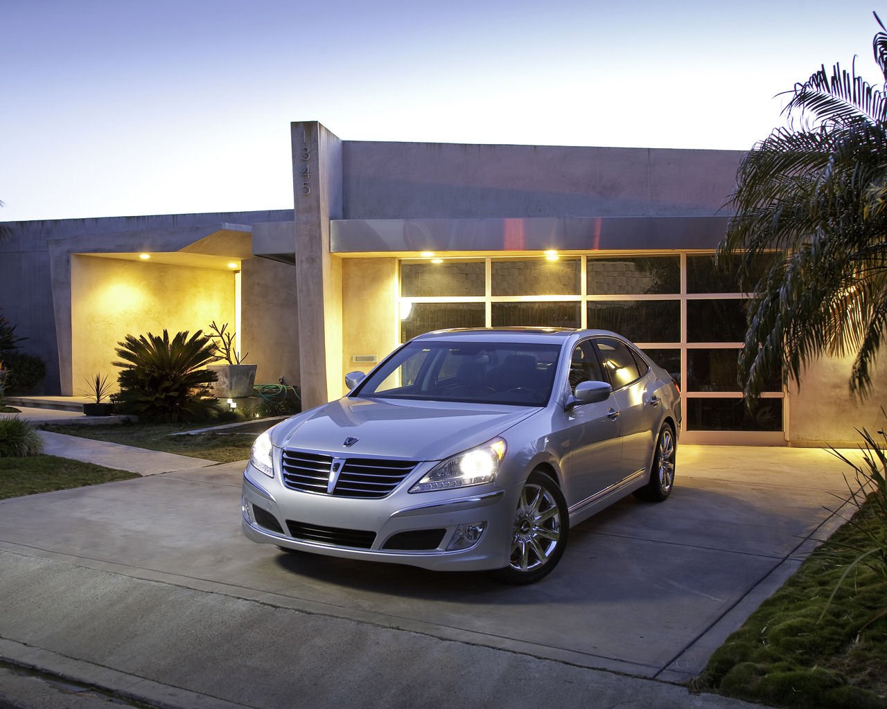 Hyundai Equus Desktop Wallpaper