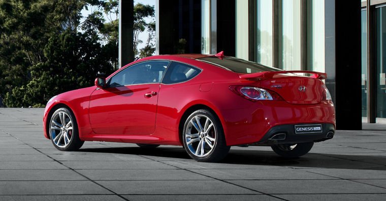 2010 Hyundai Genesis Coupe Picture