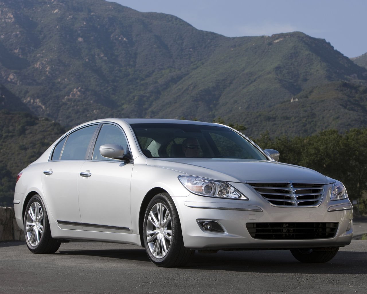 Hyundai Genesis Desktop Wallpaper