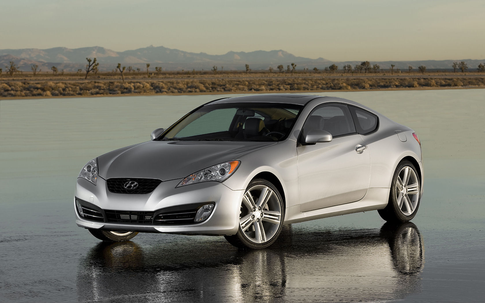 Hyundai Genesis Desktop Wallpaper