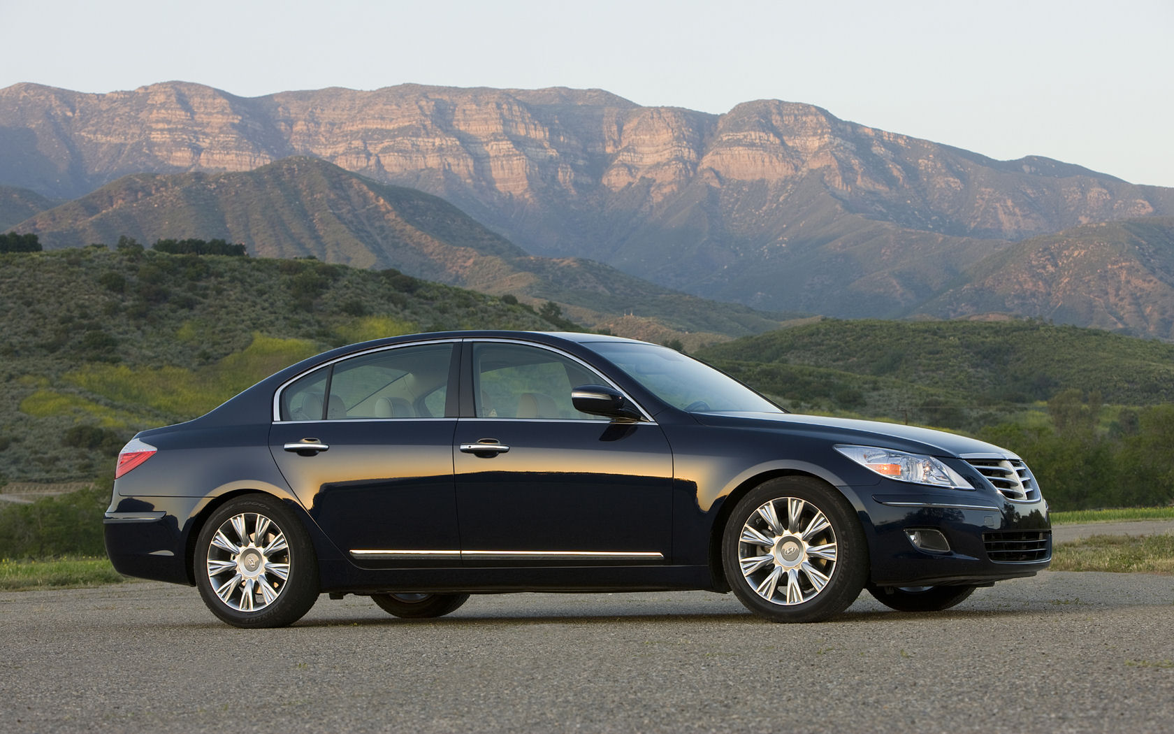Hyundai Genesis Desktop Wallpaper