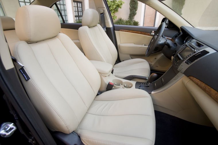 2010 Hyundai Sonata Interior Picture