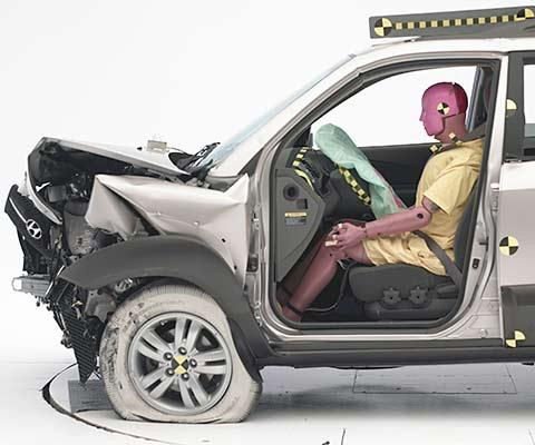2008 Hyundai Tucson IIHS Frontal Impact Crash Test Picture 2008 Hyundai Tucson IIHS Frontal Impact Crash Test Picture