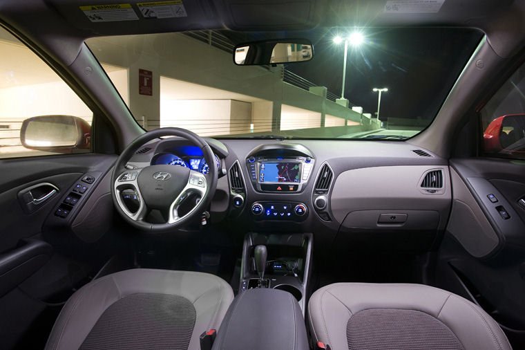 2010 Hyundai Tucson Cockpit Picture