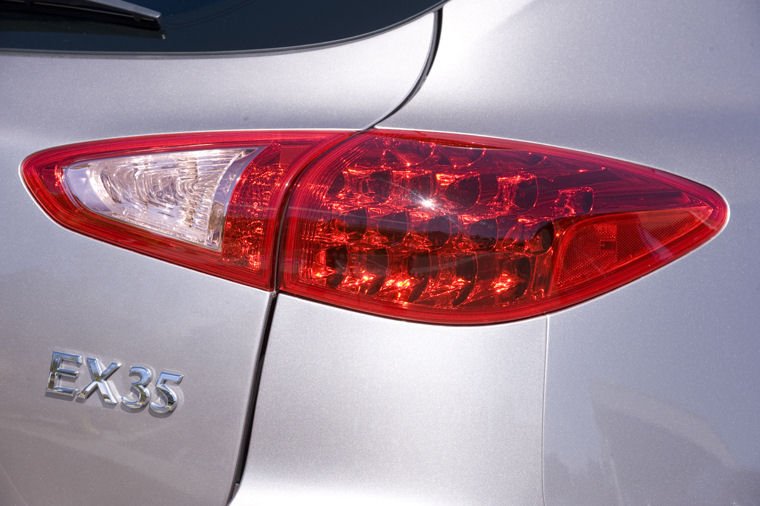 2009 Infiniti EX35 Tail Light Picture